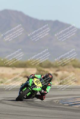 media/Oct-04-2025-CVMA (Sat) [[408bcdd6e4]]/Race 13-Amateur Supersport Open/